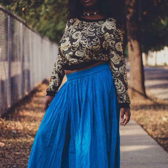 black and gold crop top - Picture 2 of 4